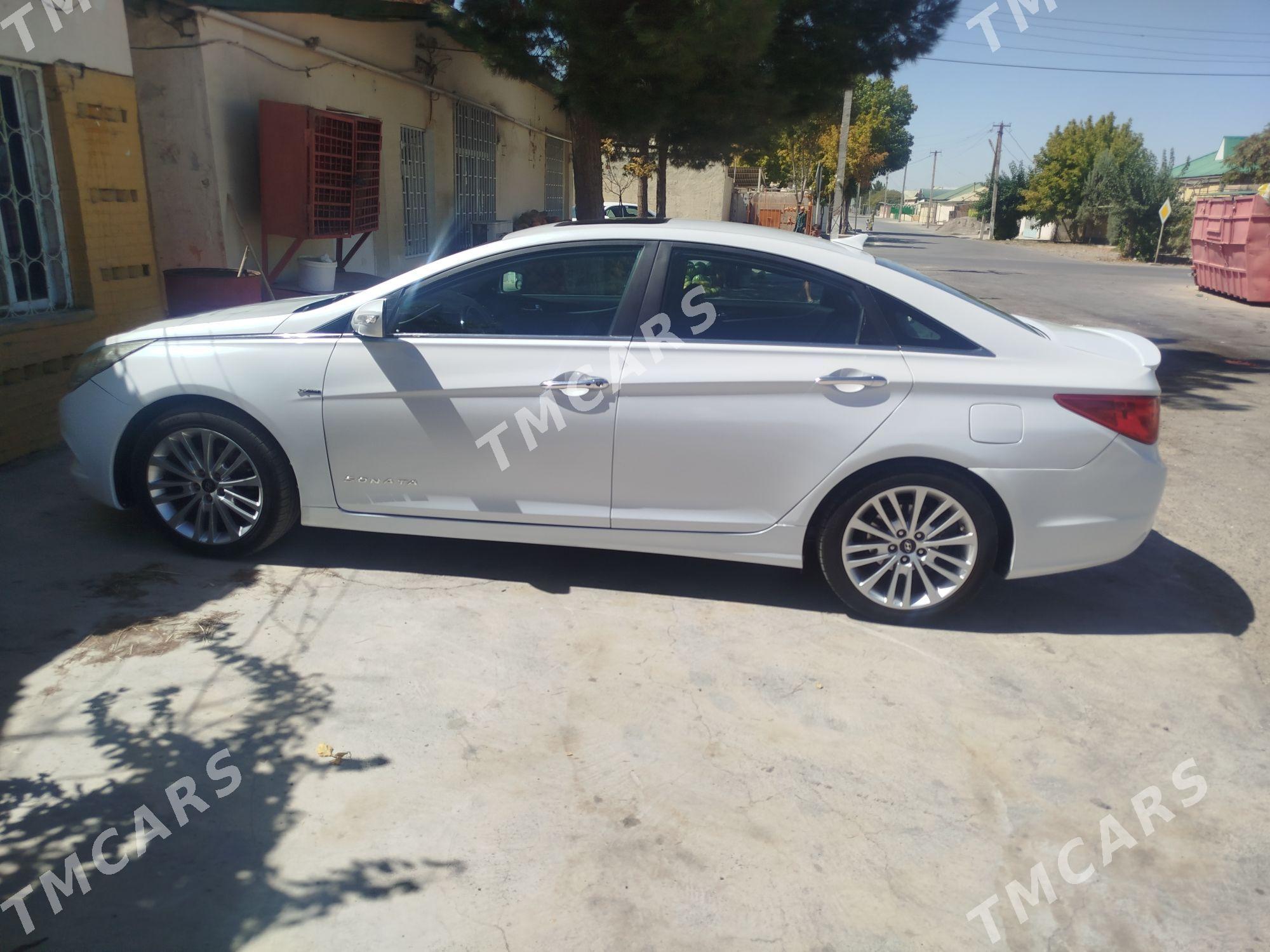 Hyundai Sonata 2010 - 155 000 TMT - Гёкдже - img 12