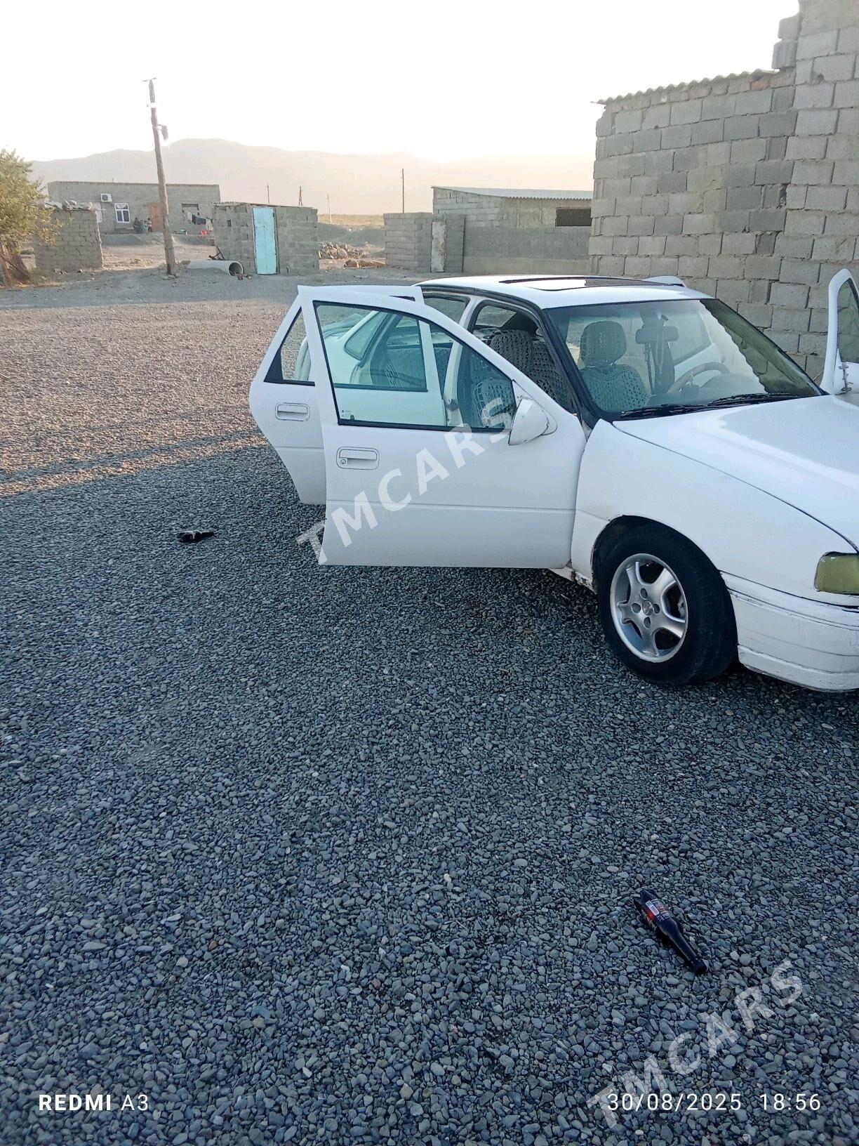 Opel Vectra 1991 - 25 000 TMT - Бахарден - img 5