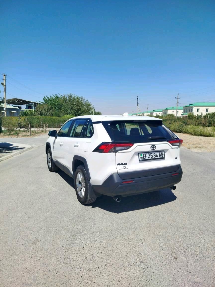 Toyota RAV4 2022 - 370 000 TMT - Бузмеин - img 9