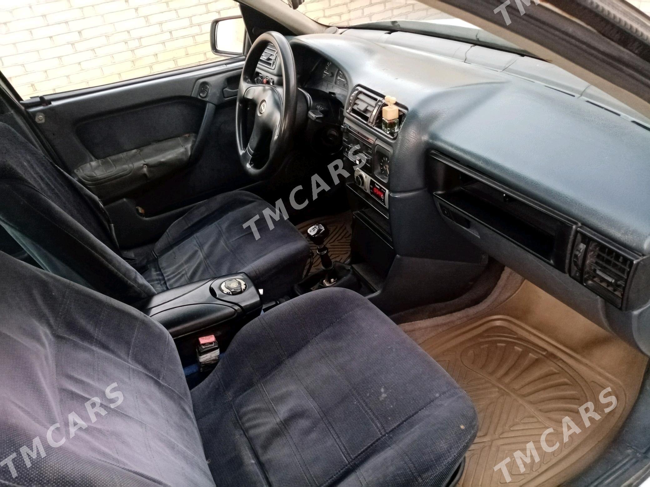 Opel Vectra 1989 - 18 000 TMT - Мары - img 6