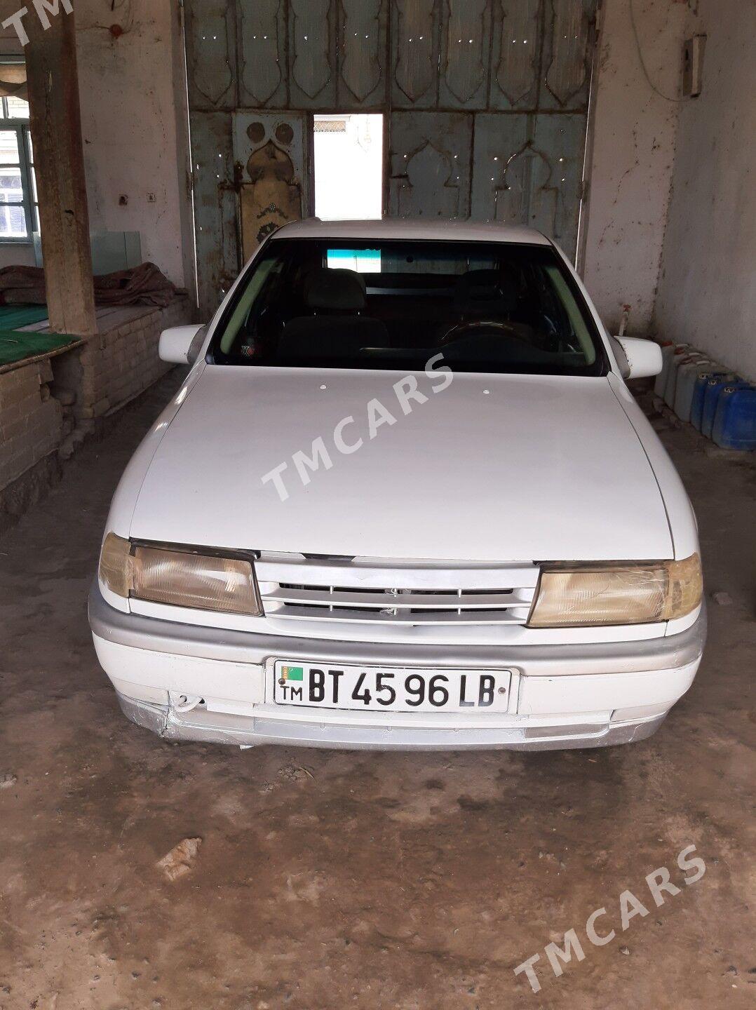 Opel Vectra 1993 - 26 000 TMT - Фарап - img 2