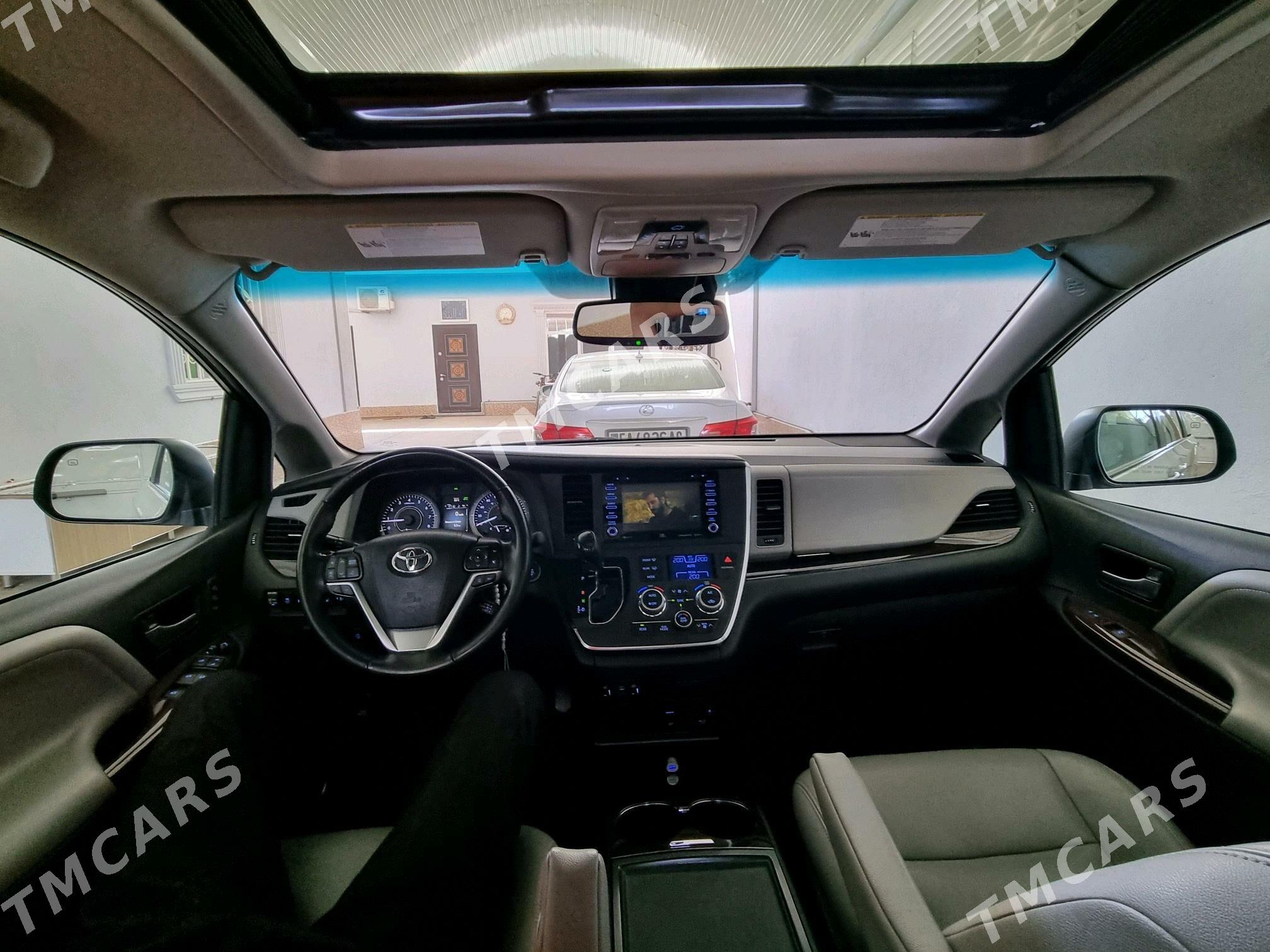 Toyota Sienna 2018 - 640 000 TMT - Ашхабад - img 4