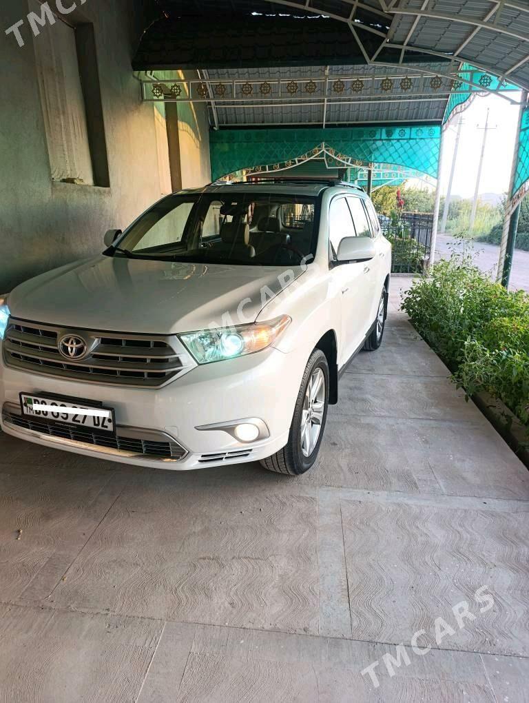 Toyota Highlander 2012 - 372 000 TMT - Гурбансолтан Едже - img 2