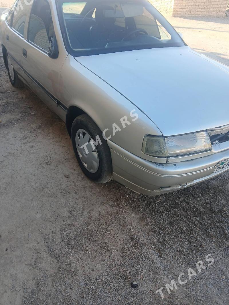 Opel Vectra 1992 - 16 000 TMT - Мургап - img 3