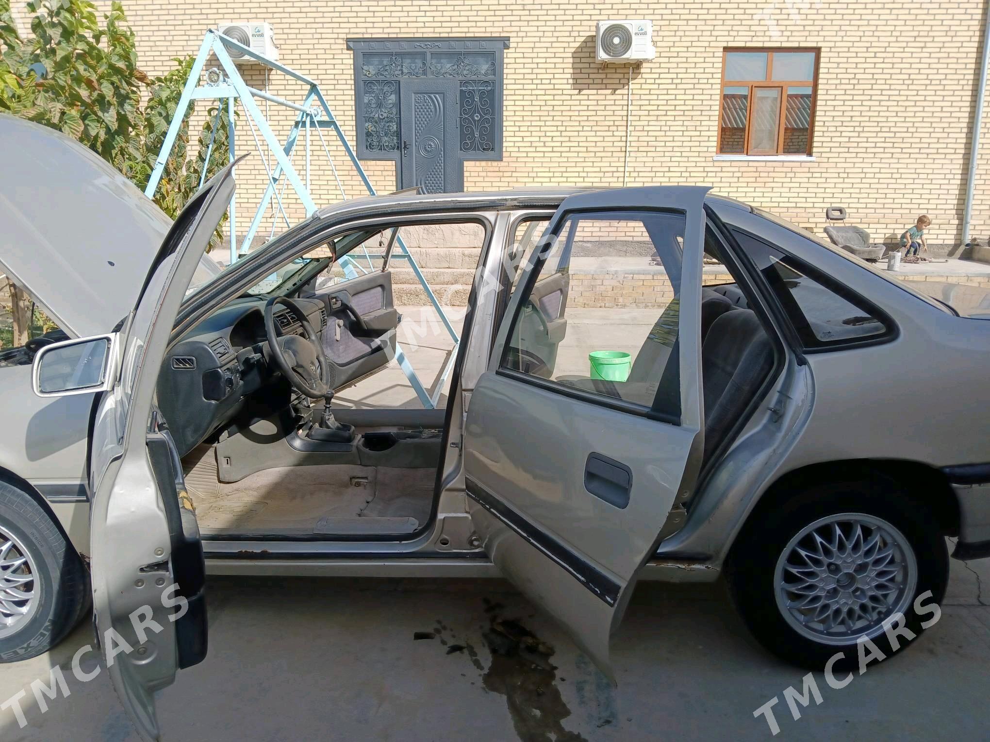 Opel Vectra 1990 - 34 000 TMT - Mary - img 4
