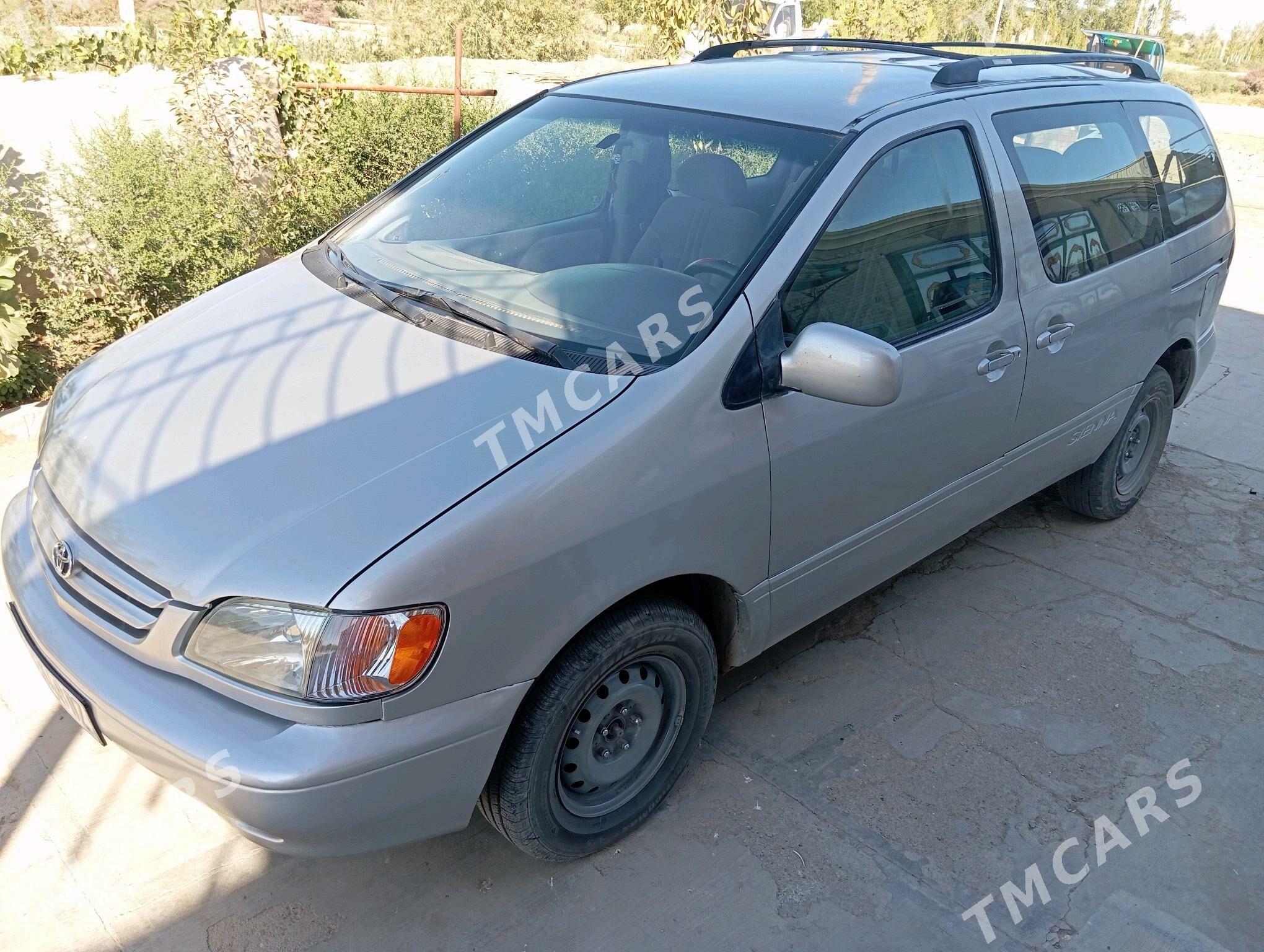 Toyota Sienna 2002 - 150 000 TMT - етр. Туркменбаши - img 2
