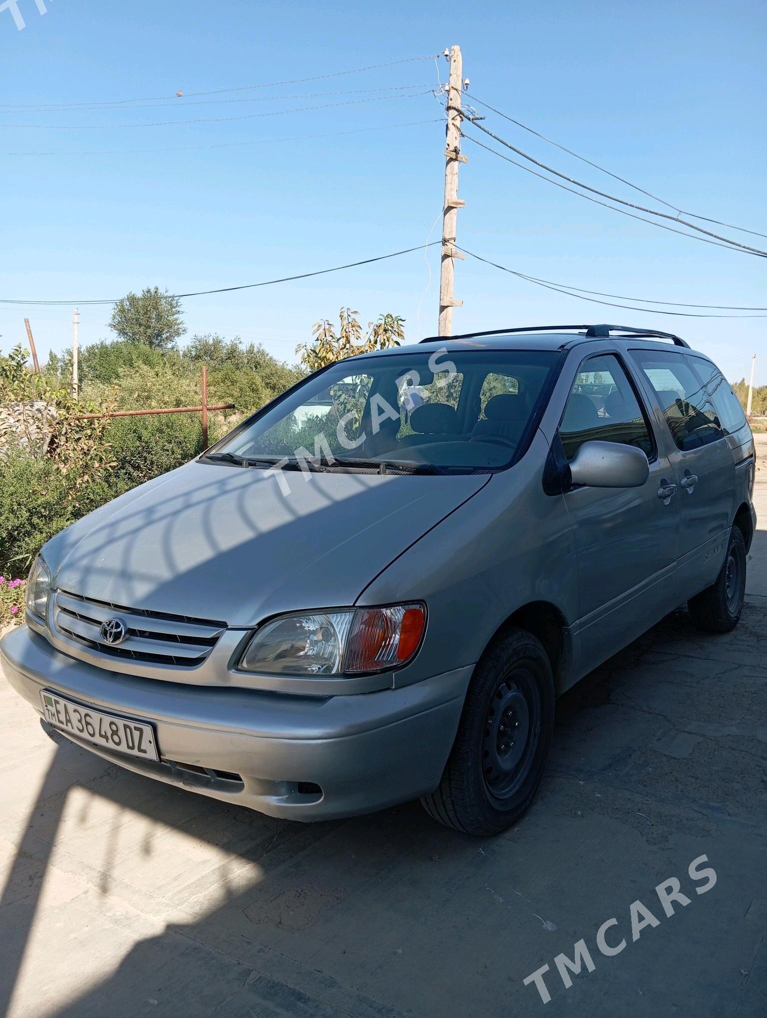 Toyota Sienna 2002 - 150 000 TMT - етр. Туркменбаши - img 4