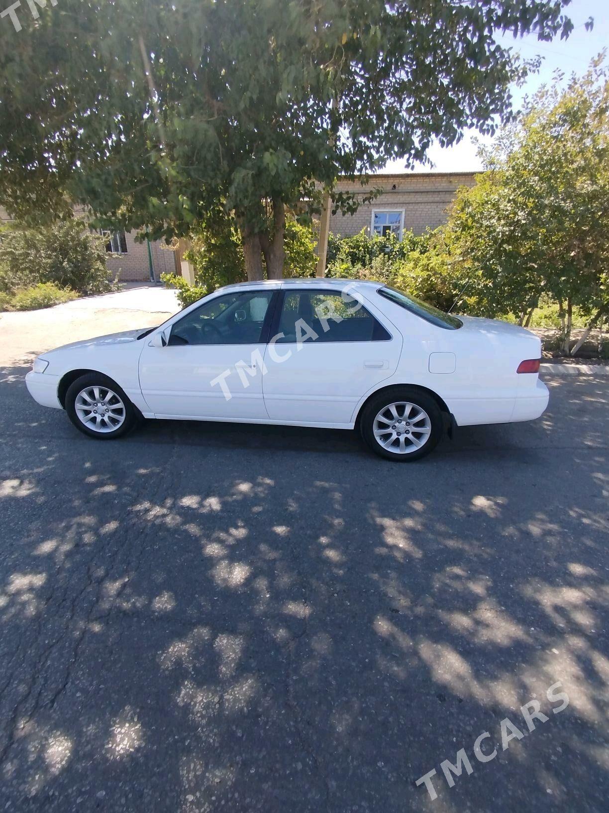 Toyota Camry 1998 - 140 000 TMT - Дашогуз - img 7
