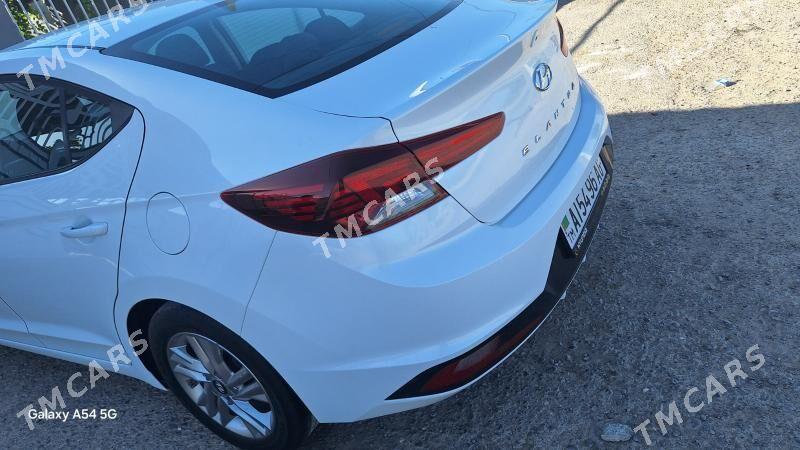Hyundai Elantra 2020 - 200 000 TMT - Bedew - img 3