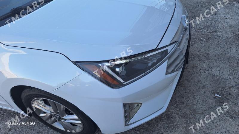 Hyundai Elantra 2020 - 200 000 TMT - Bedew - img 4