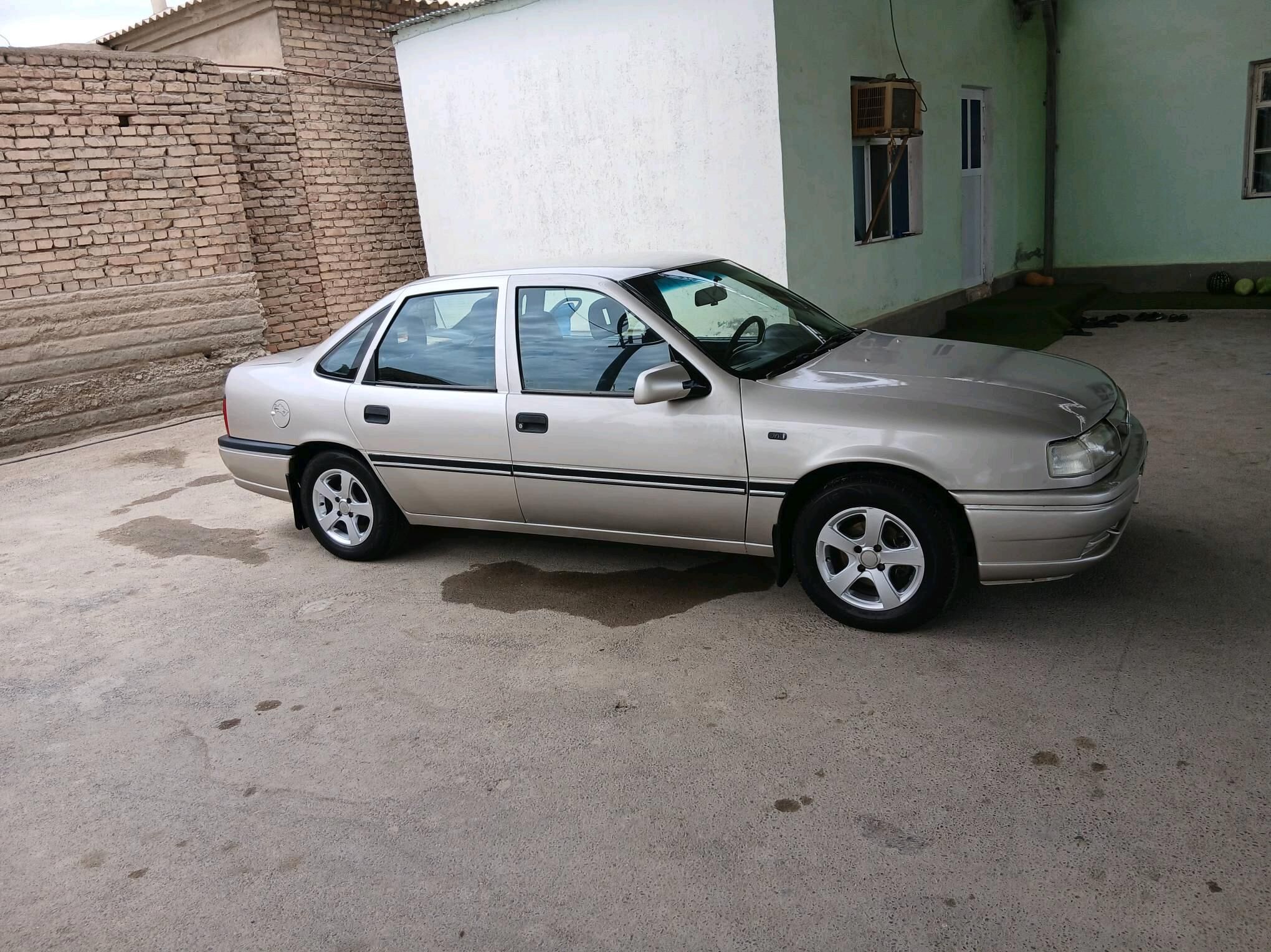Opel Vectra 1994 - 50 000 TMT - Kaka - img 2