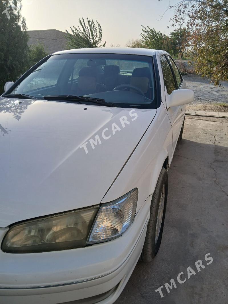 Toyota Camry 2001 - 130 000 TMT - Сакар - img 1