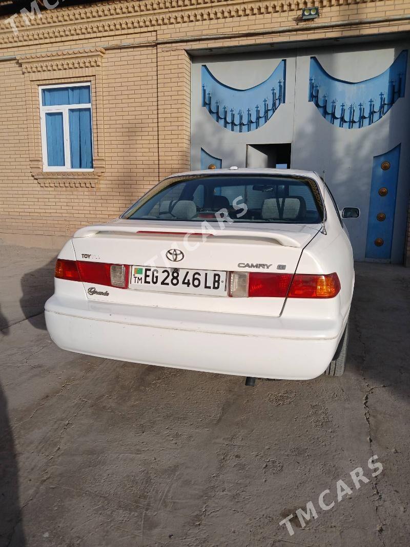 Toyota Camry 2001 - 130 000 TMT - Сакар - img 3