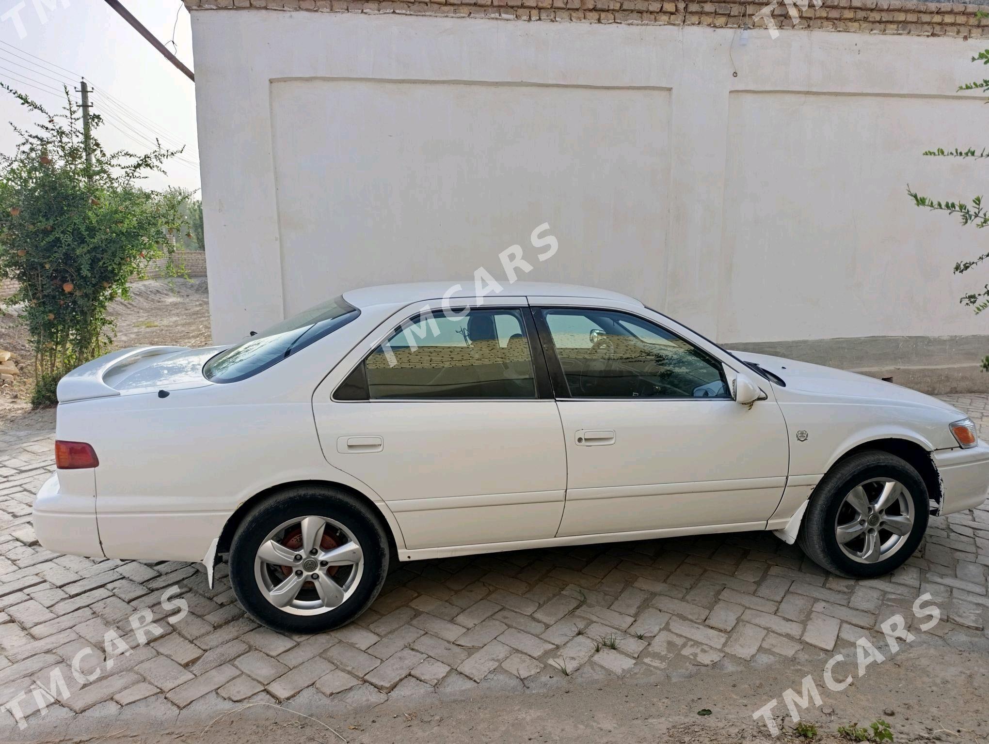 Toyota Camry 2001 - 125 000 TMT - Халач - img 3