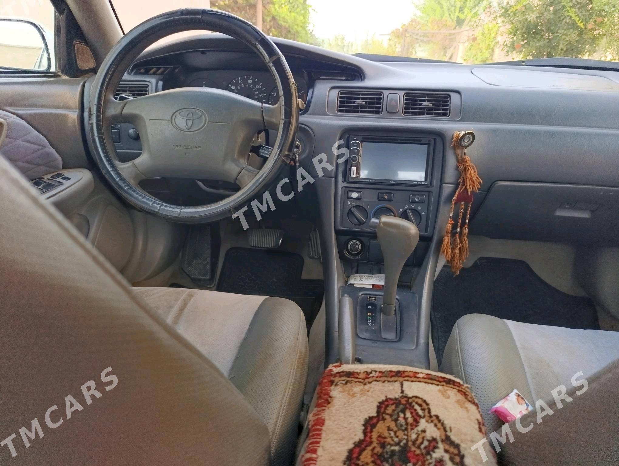 Toyota Camry 2001 - 125 000 TMT - Халач - img 4