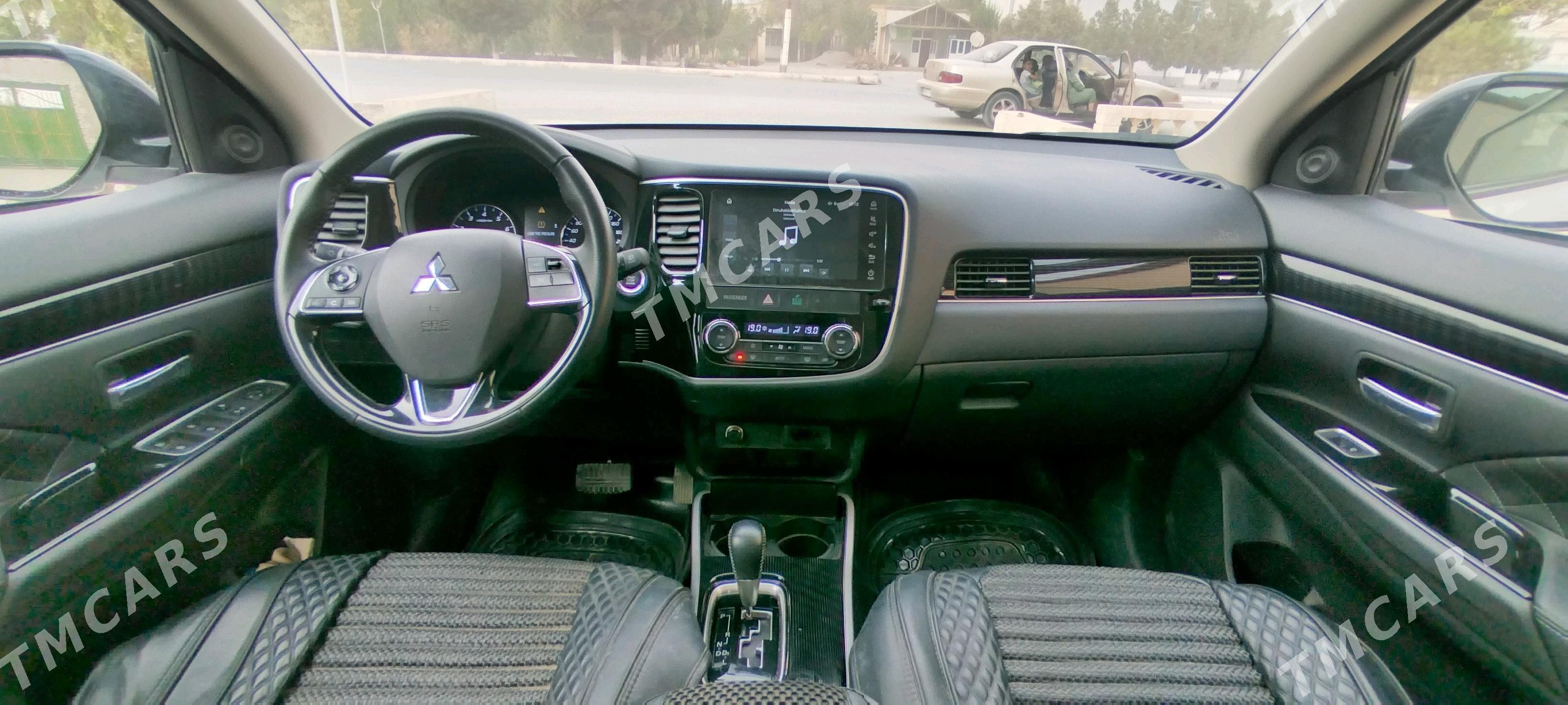 Mitsubishi Outlander 2022 - 310 000 TMT - Койтендаг - img 5