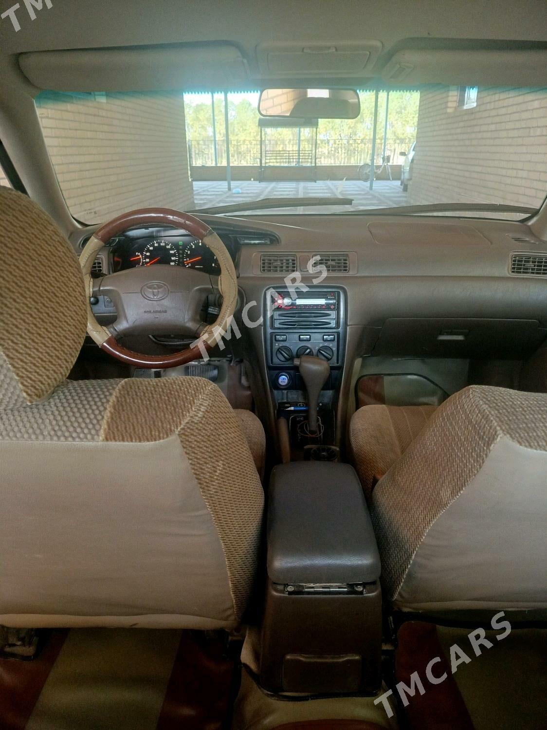 Toyota Camry 2000 - 118 000 TMT - Halaç - img 5