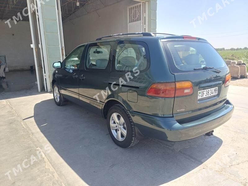 Toyota Sienna 1999 - 130 000 TMT - Мары - img 4