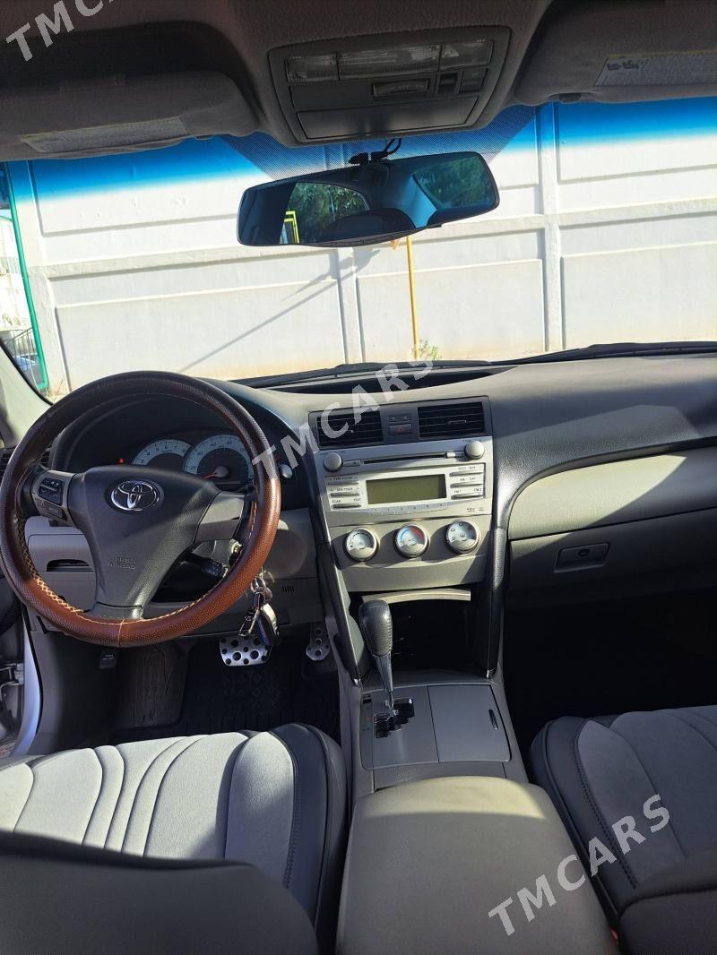 Toyota Camry 2010 - 220 000 TMT - Мары - img 2