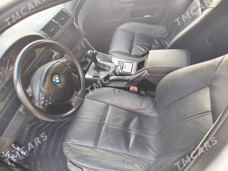 BMW E39 2001 - 130 000 TMT - Türkmenbaşy - img 6