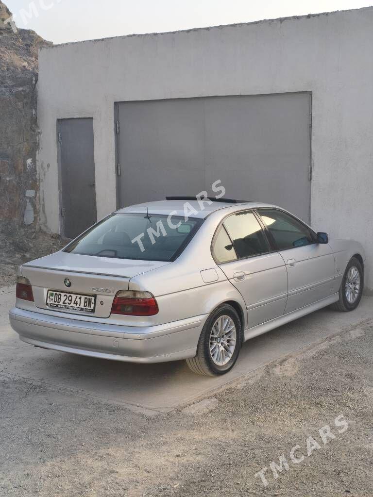 BMW E39 2001 - 130 000 TMT - Türkmenbaşy - img 2