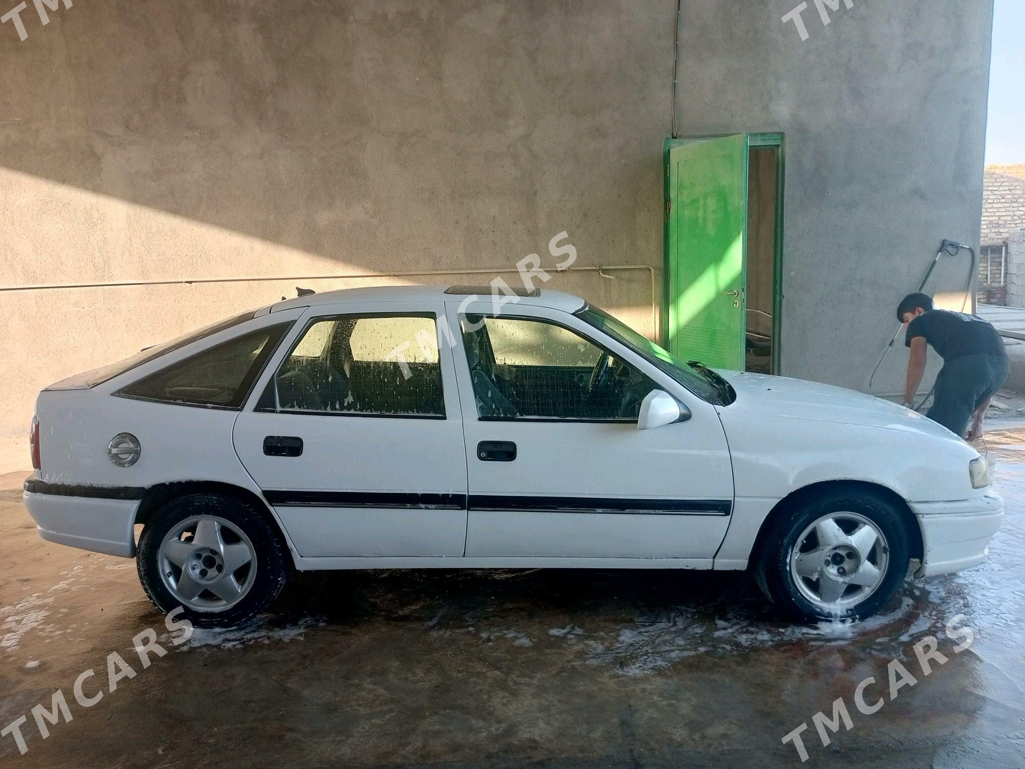 Opel Vectra 1994 - 30 000 TMT - Бахарден - img 8