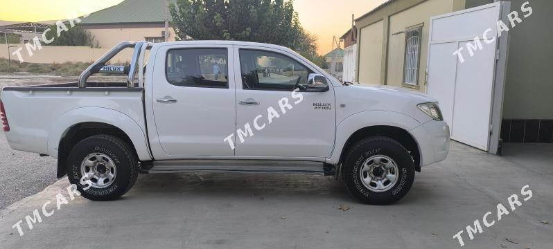 Toyota Hilux 2010 - 300 000 TMT - Aşgabat - img 3