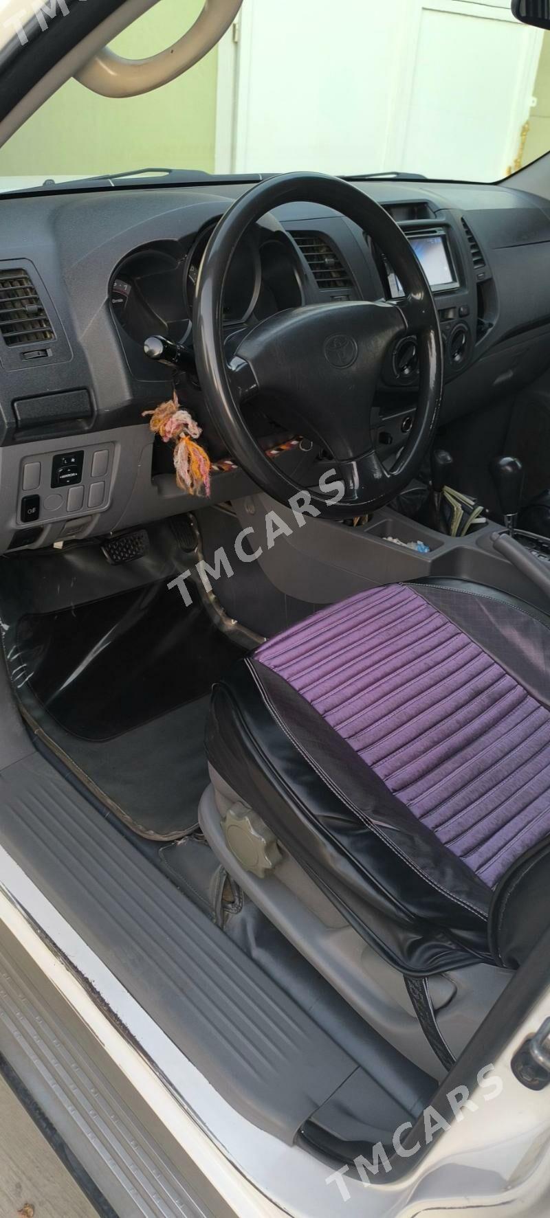 Toyota Hilux 2010 - 300 000 TMT - Aşgabat - img 5