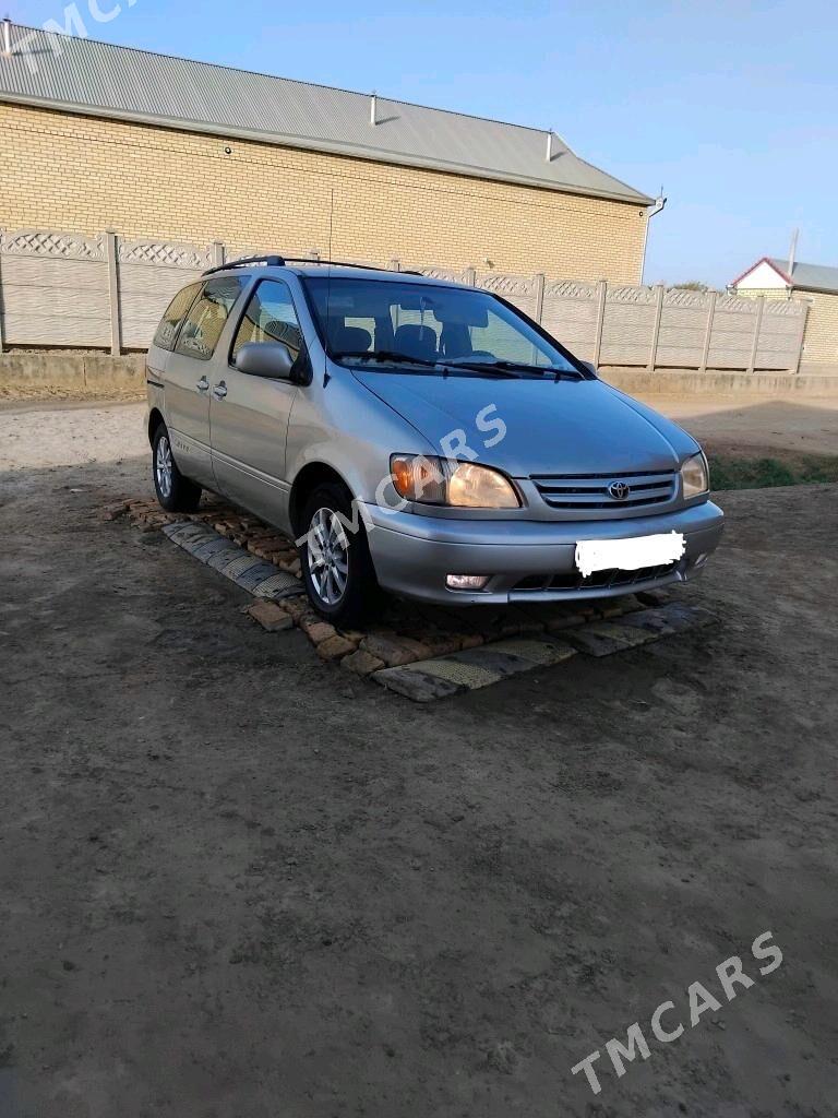 Toyota Sienna 2001 - 138 000 TMT - Сакарчага - img 2