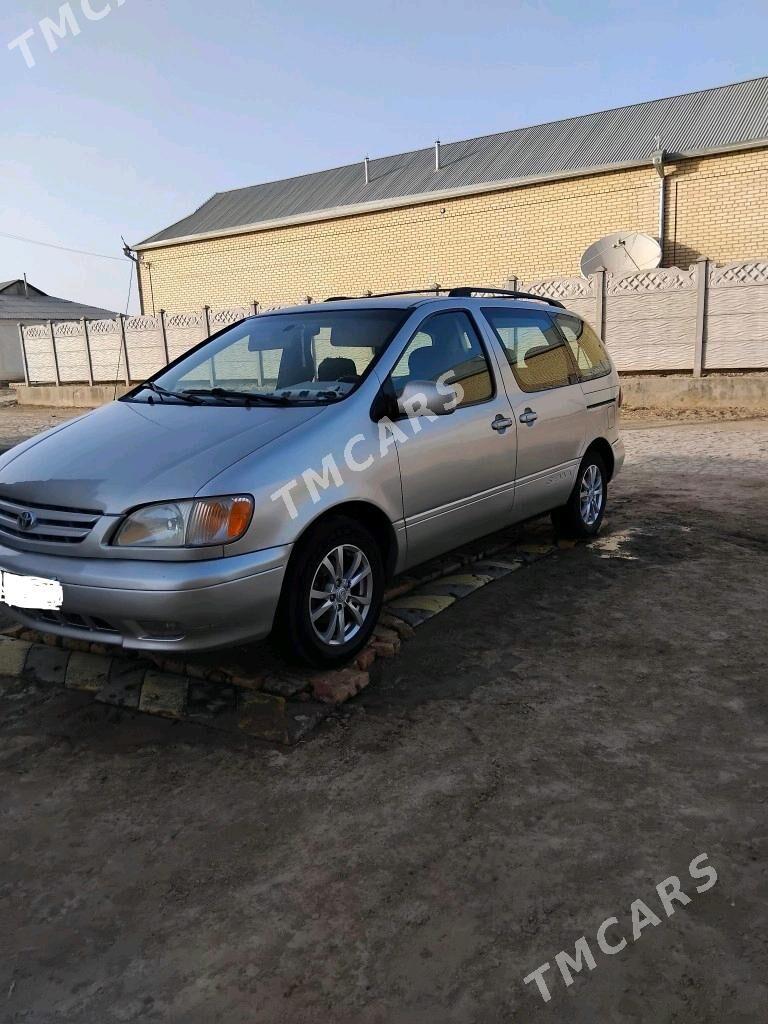 Toyota Sienna 2001 - 138 000 TMT - Сакарчага - img 3