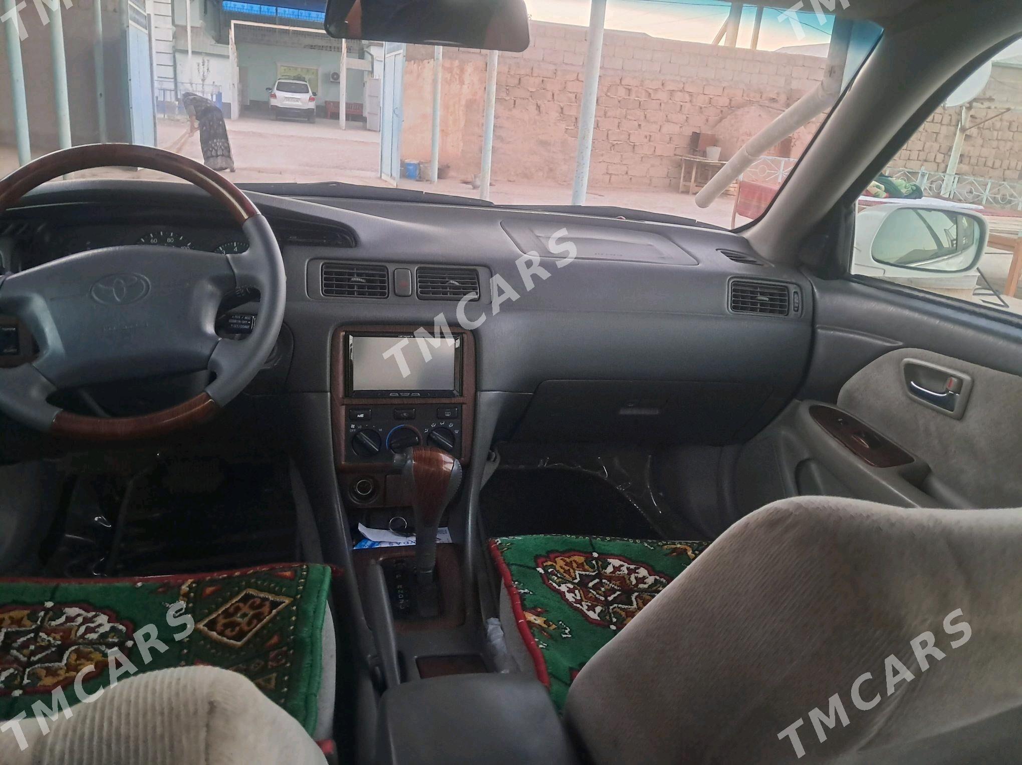 Toyota Camry 2000 - 148 000 TMT - Теджен - img 3