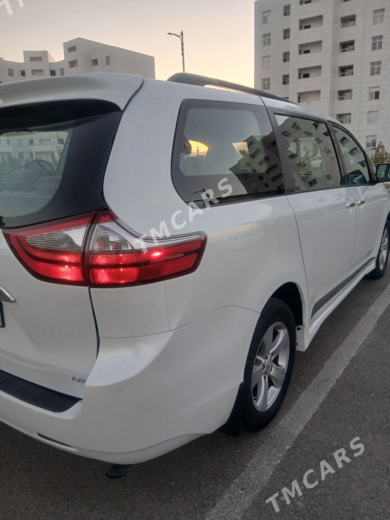 Toyota Sienna 2020 - 430 000 TMT - Мир 2 - img 6