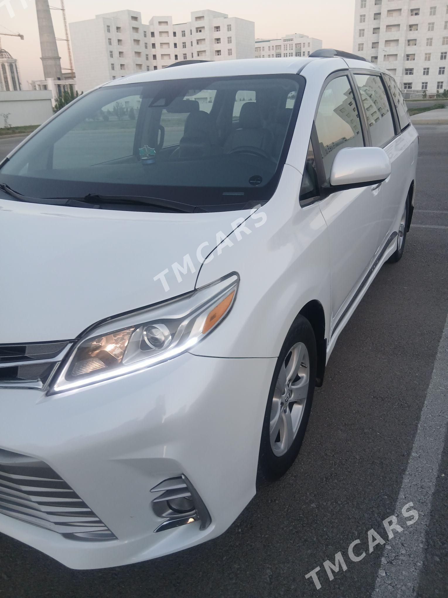 Toyota Sienna 2020 - 430 000 TMT - Мир 2 - img 9