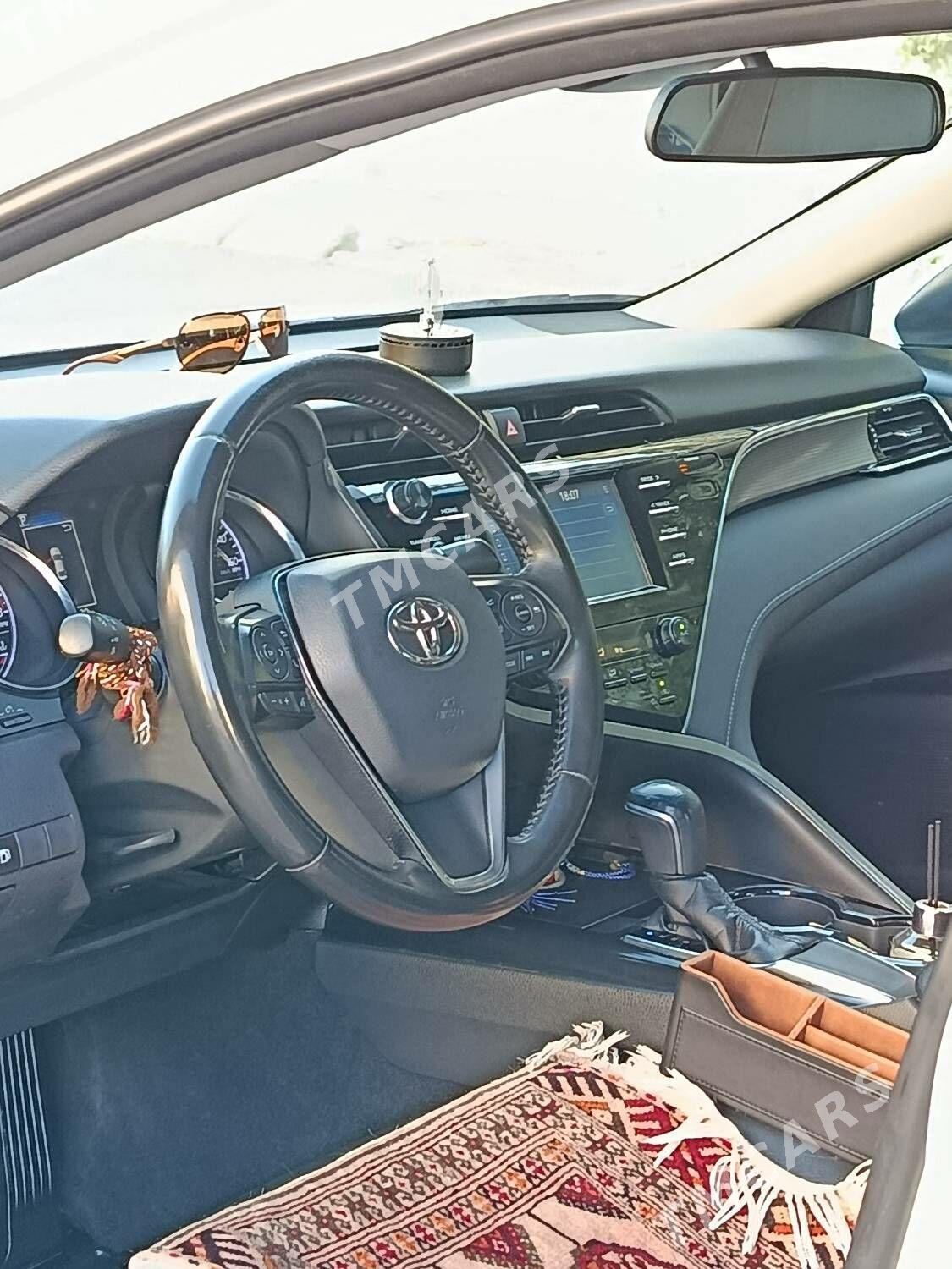 Toyota Camry 2018 - 300 000 TMT - Ашхабад - img 10