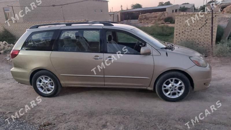 Toyota Sienna 2004 - 210 000 TMT - Дянев - img 5