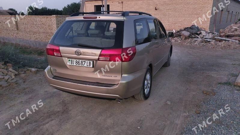 Toyota Sienna 2004 - 210 000 TMT - Дянев - img 6
