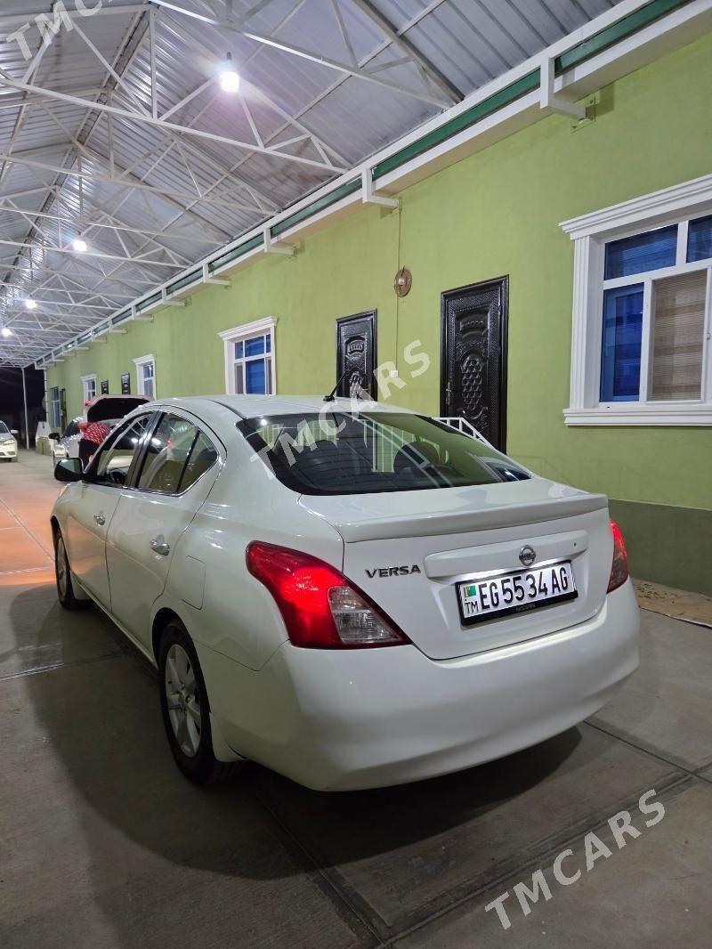 Nissan Versa 2011 - 106 000 TMT - Ашхабад - img 4