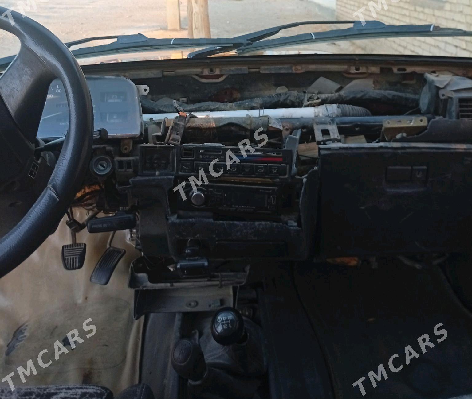 Toyota 4Runner 1991 - 46 000 TMT - Gyzylarbat - img 3