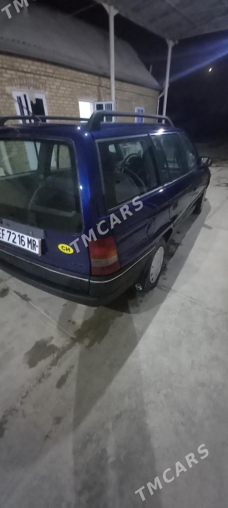 Opel Astra 1991 - 37 000 TMT - Мары - img 3