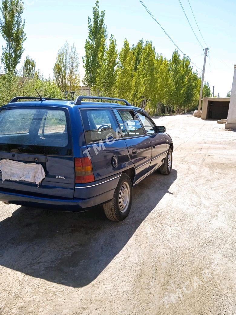 Opel Astra 1992 - 34 000 TMT - Губадаг - img 4