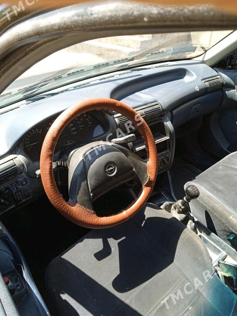 Opel Astra 1992 - 34 000 TMT - Губадаг - img 7