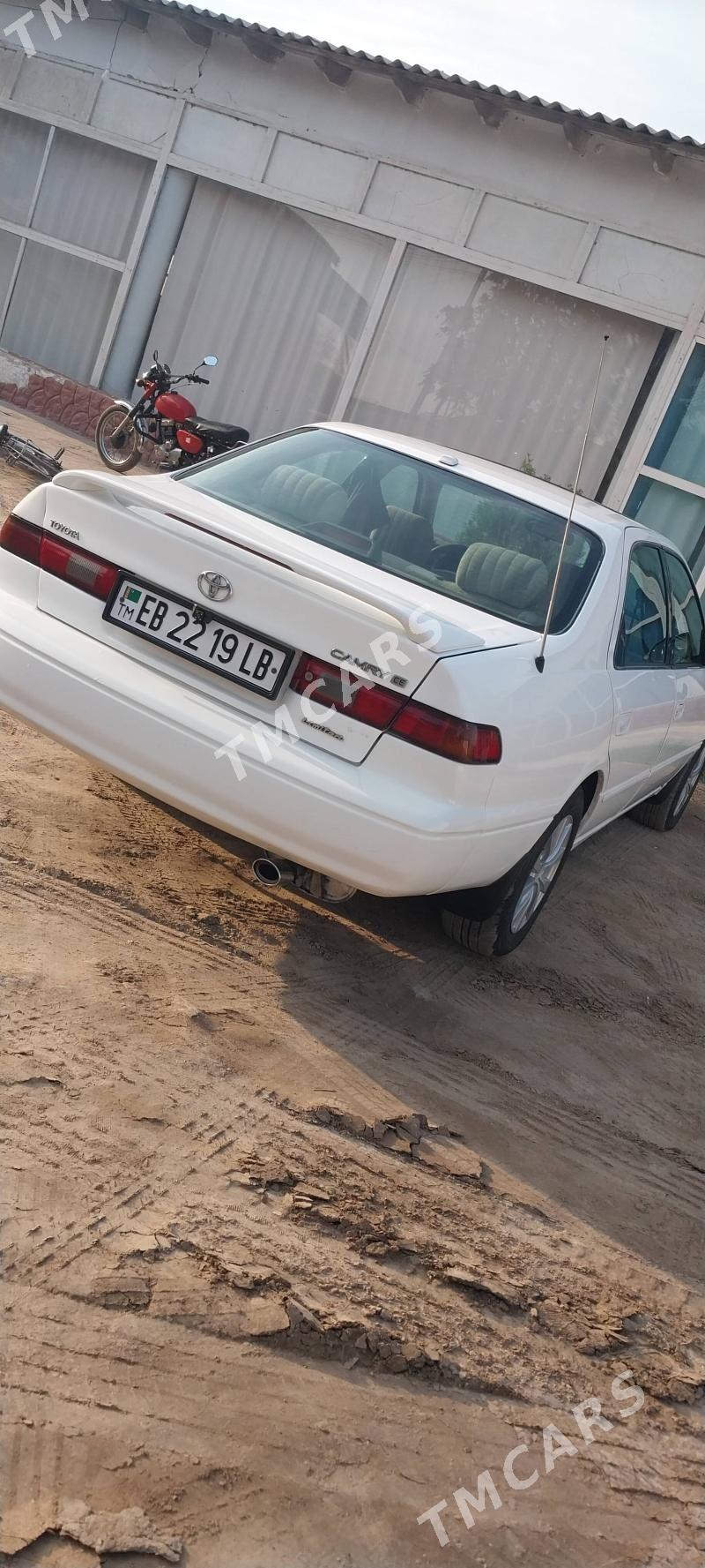 Toyota Camry 1999 - 125 000 TMT - Саят - img 2