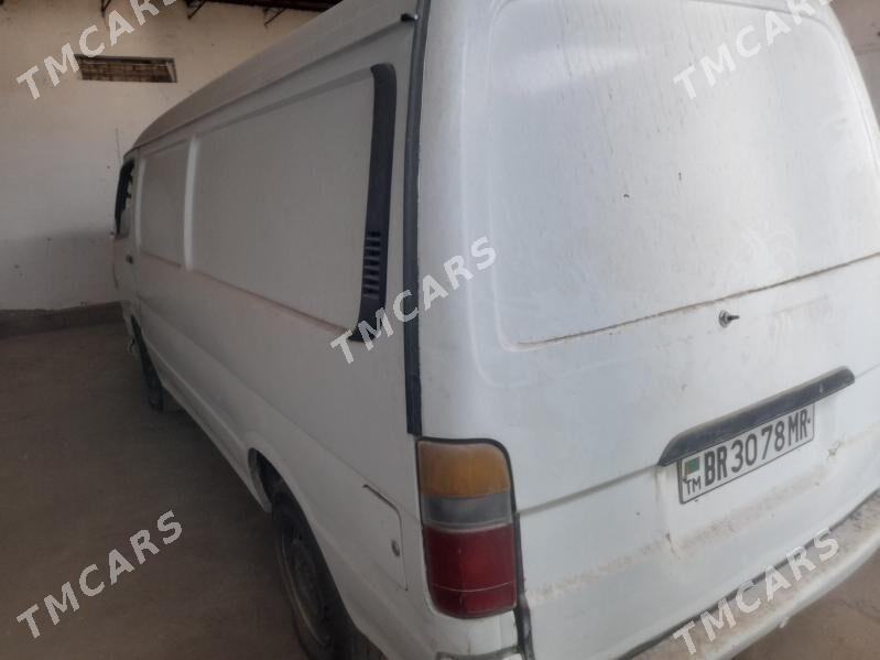 Toyota Hiace 2009 - 90 000 TMT - Ýolöten - img 3