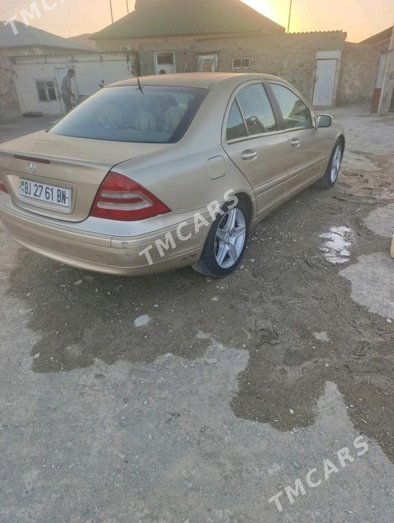 Mercedes-Benz C320 2000 - 75 000 TMT - Bereket - img 4