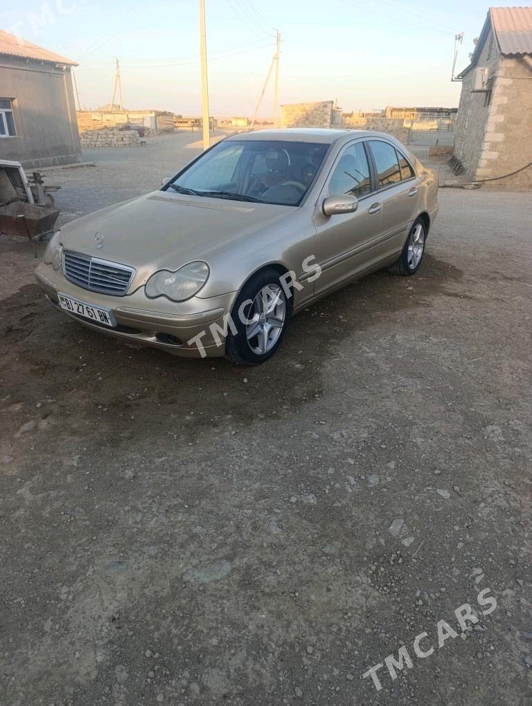 Mercedes-Benz C320 2000 - 75 000 TMT - Bereket - img 3