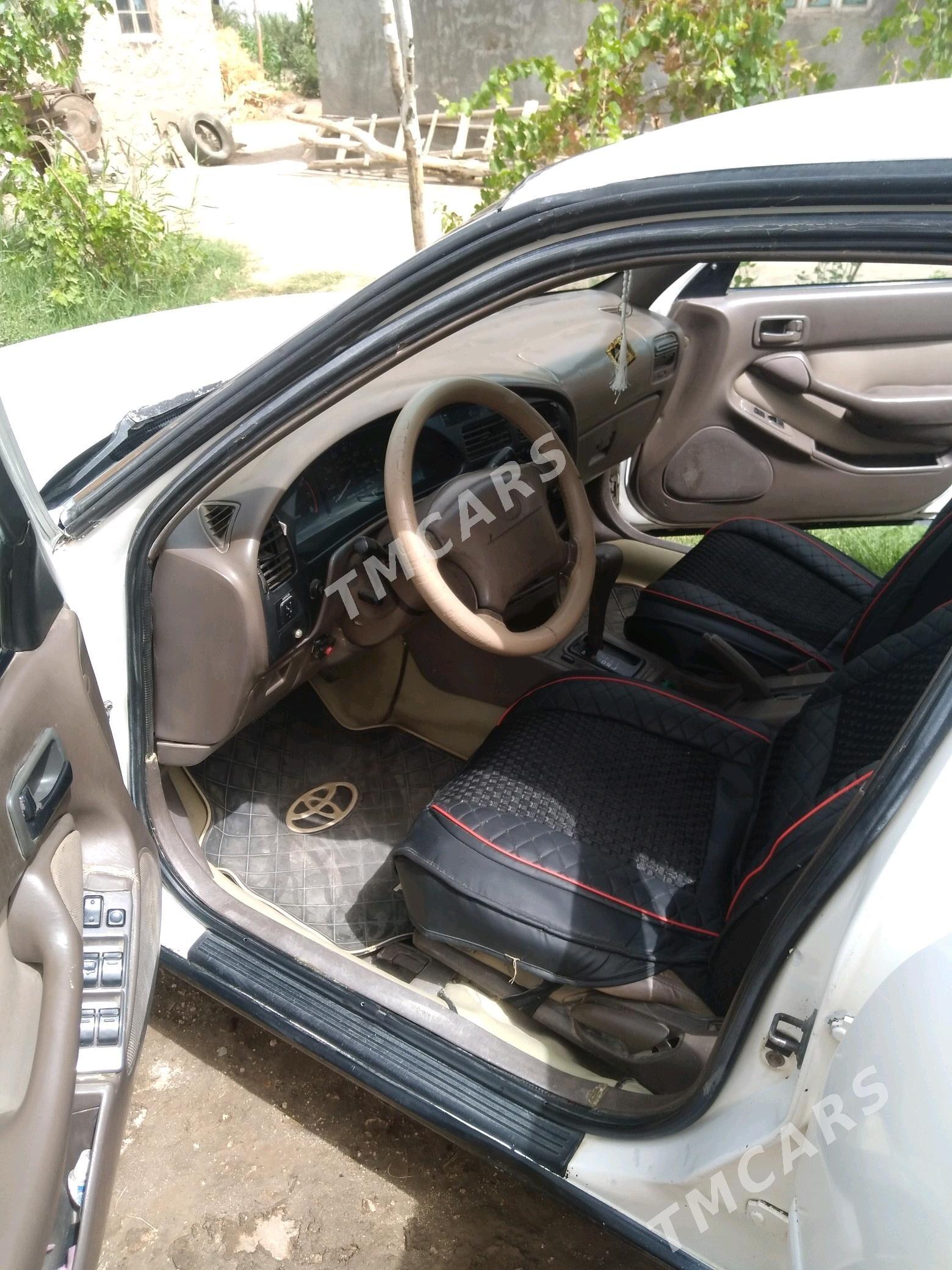 Toyota Camry 1995 - 61 000 TMT - Dostluk - img 8