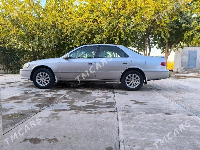 Toyota Camry 2001 - 140 000 TMT - Теджен - img 5