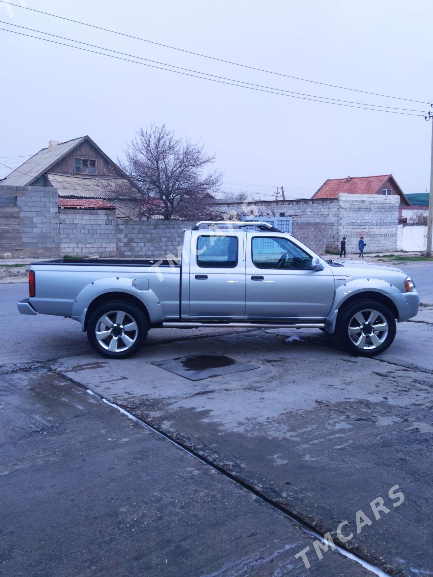 Nissan Frontier 2002 - 100 000 TMT - Балканабат - img 7