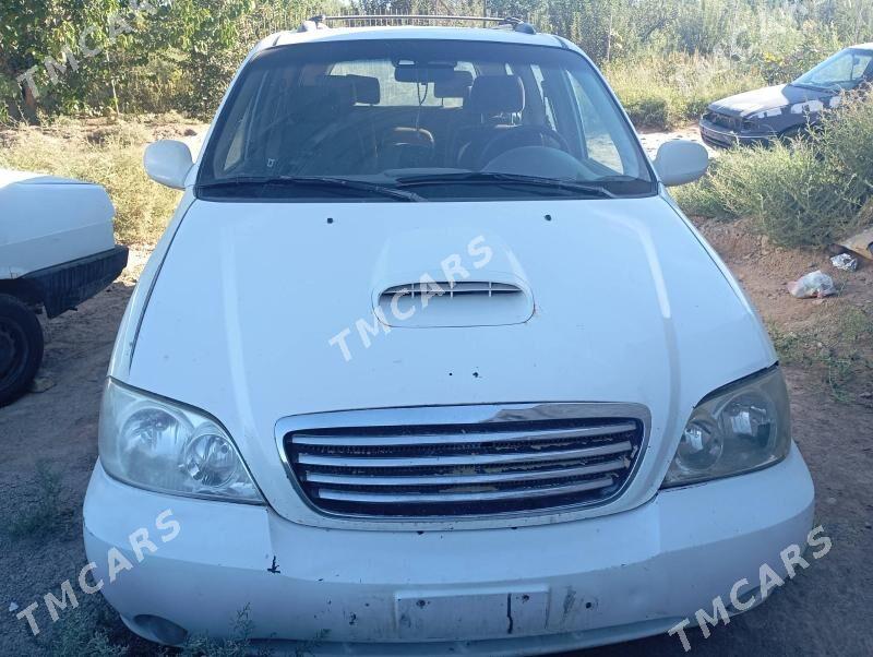 Kia Carnival 2002 - 26 000 TMT - Дашогуз - img 3