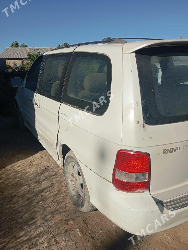 Kia Carnival 2002 - 26 000 TMT - Дашогуз - img 2